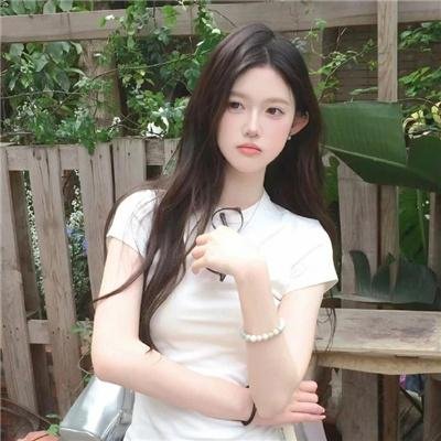 弱比少男闯女校
